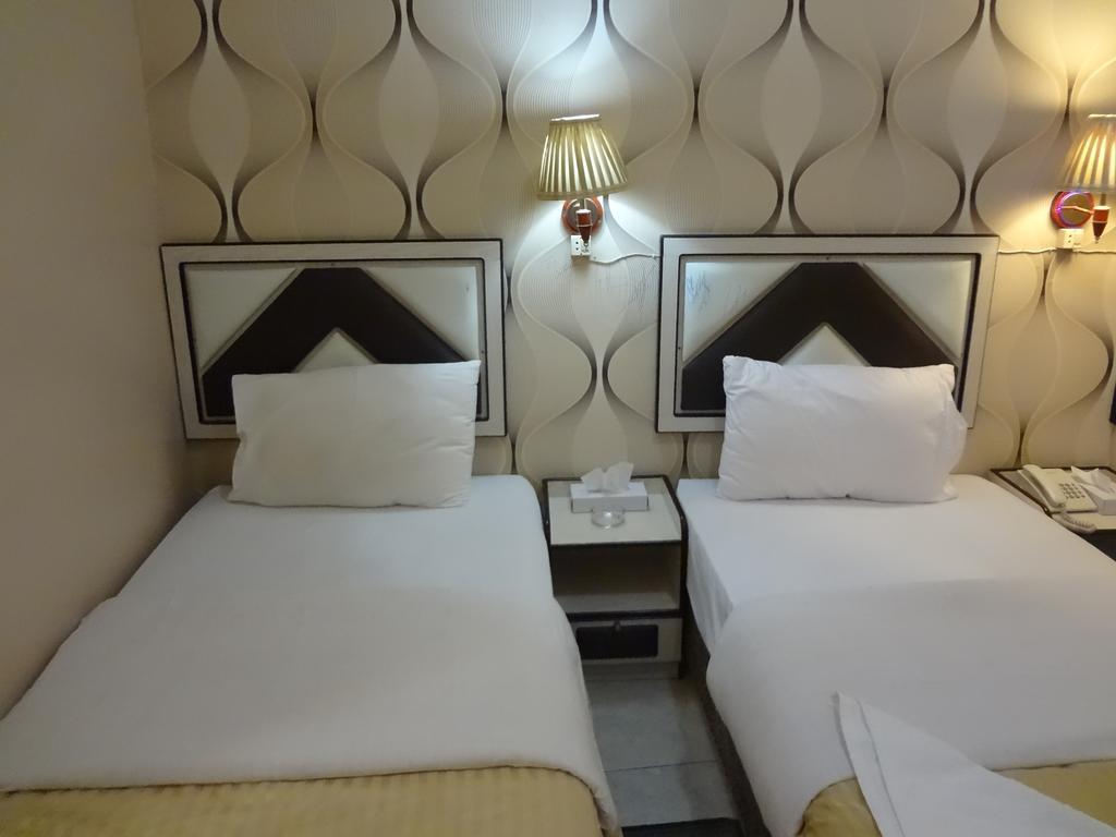 Al Kawakeeb Hotel By Gemstones Dubái Habitación foto